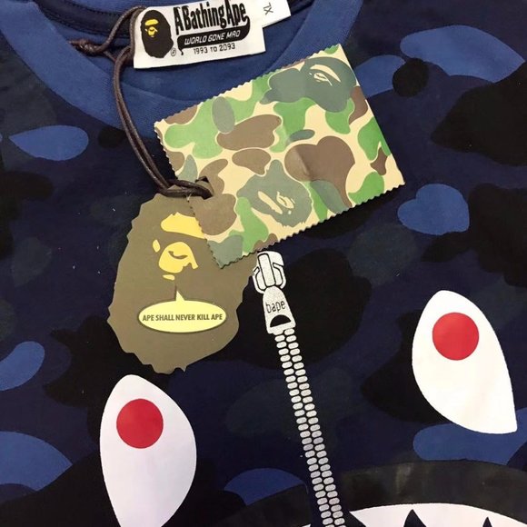 BAPE Blue T-Shirt BAPE Color - Picture 3 of 5